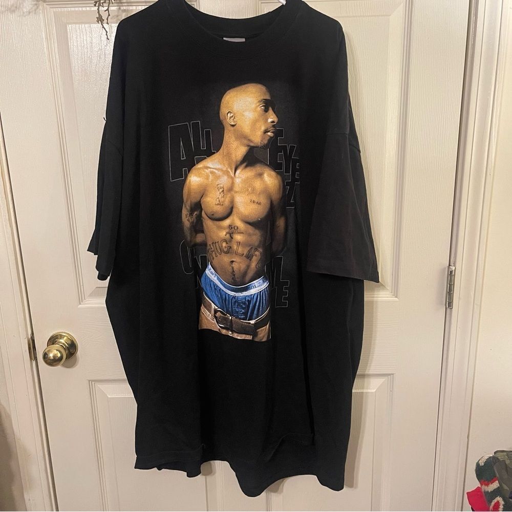 Tupac Men's T-Shirt with Iconic Design